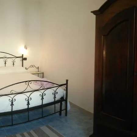 ベッド・アンド・ブレックファスト S'apposentu 3*